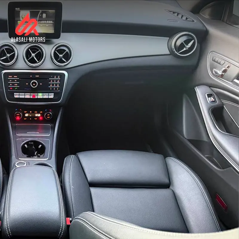 Mercedes Benz CLA250 4Matic 2018 V4 2.0cc (100% original paint)Imported from Korea Gcc specification - Image 15