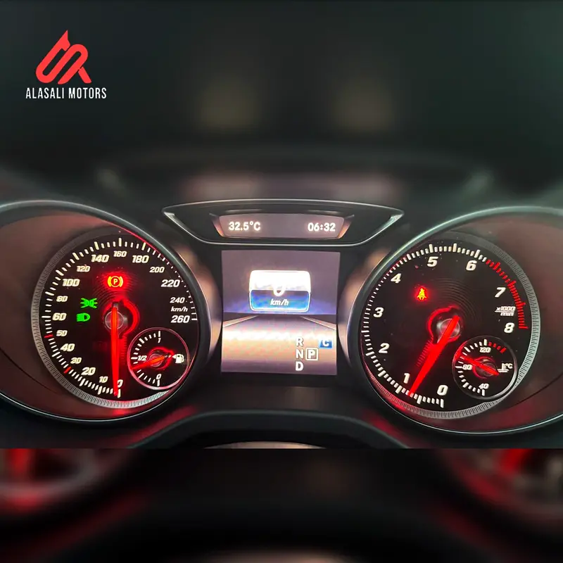 Mercedes Benz CLA250 4Matic 2018 V4 2.0cc (100% original paint)Imported from Korea Gcc specification - Image 16