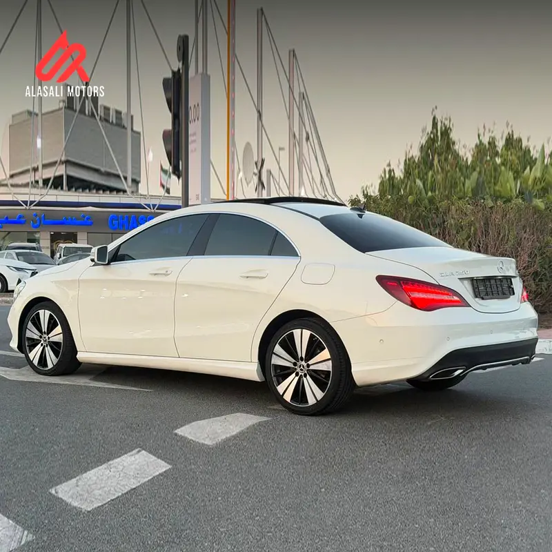 Mercedes Benz CLA250 4Matic 2018 V4 2.0cc (100% original paint)Imported from Korea Gcc specification - Image 4