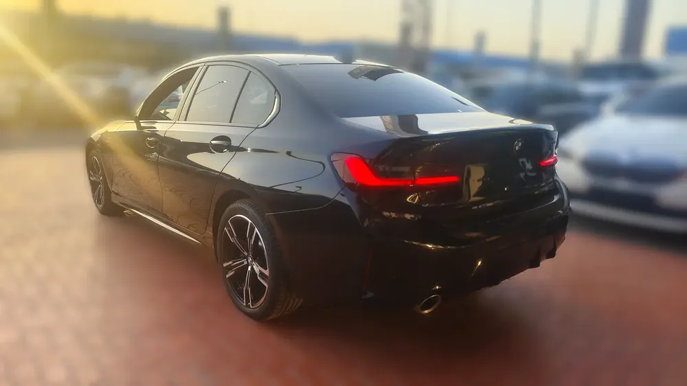 BMW 330e 2025 - Japanese Specs - Hybrid Technology - Image 5