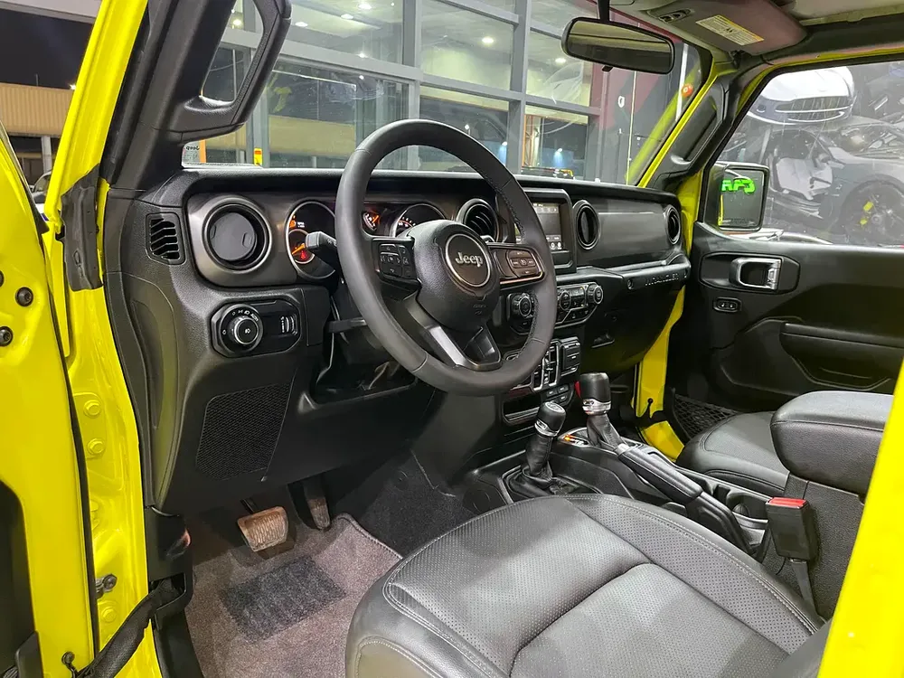 JEEP WRANGLER SPORT S 2023 MODEL IN AMAZING CONDITION BRIGHT YELLOW FACTORY PAINT - Image 11