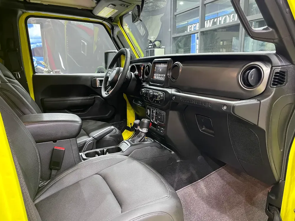 JEEP WRANGLER SPORT S 2023 MODEL IN AMAZING CONDITION BRIGHT YELLOW FACTORY PAINT - Image 14