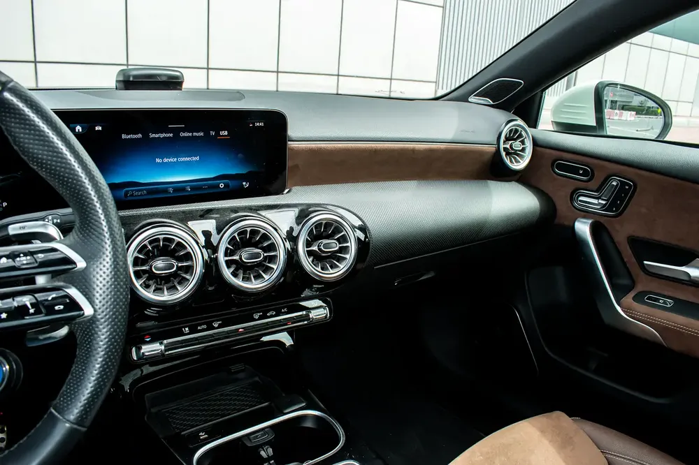 2025 Mercedes-Benz A-Class A 45 AMG 4MATIC - Japanese Specs - Image 14
