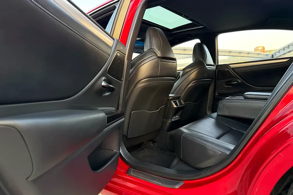 Lexus Service History / 2 Keys | Lexus ES350 F-Sport 2020 GCC Specifications (Single Owner) - Image 10