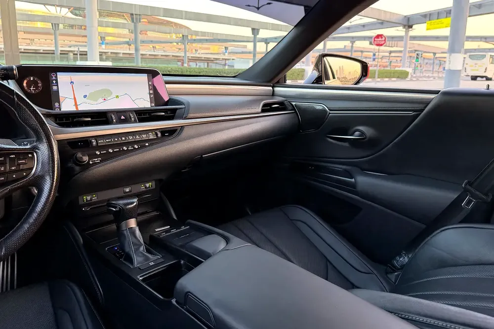 Lexus Service History / 2 Keys | Lexus ES350 F-Sport 2020 GCC Specifications (Single Owner) - Image 12