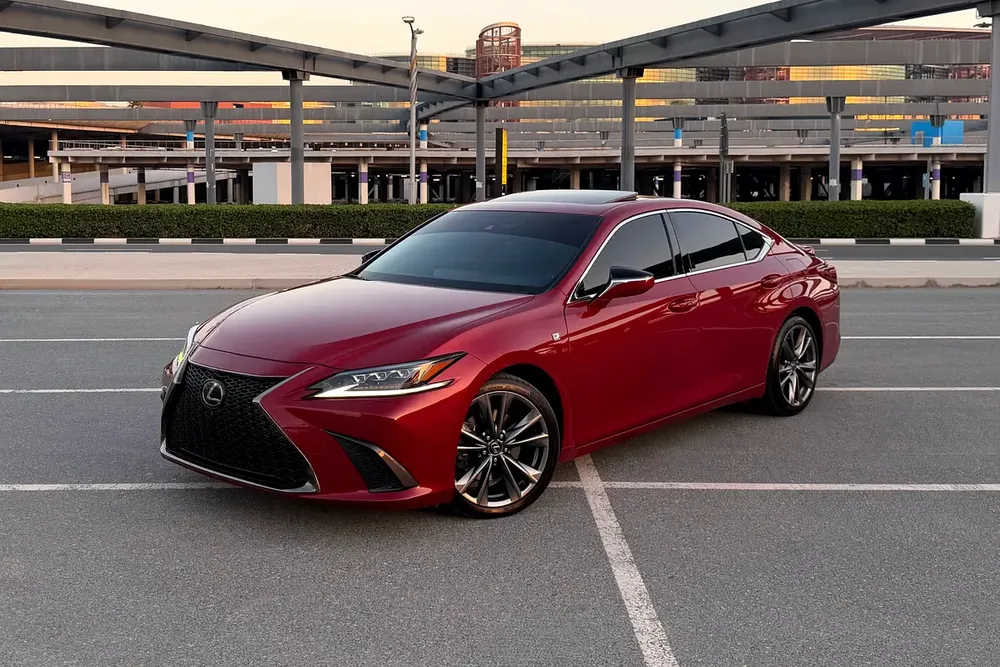 Lexus Service History / 2 Keys | Lexus ES350 F-Sport 2020 GCC Specifications (Single Owner) - Image 4