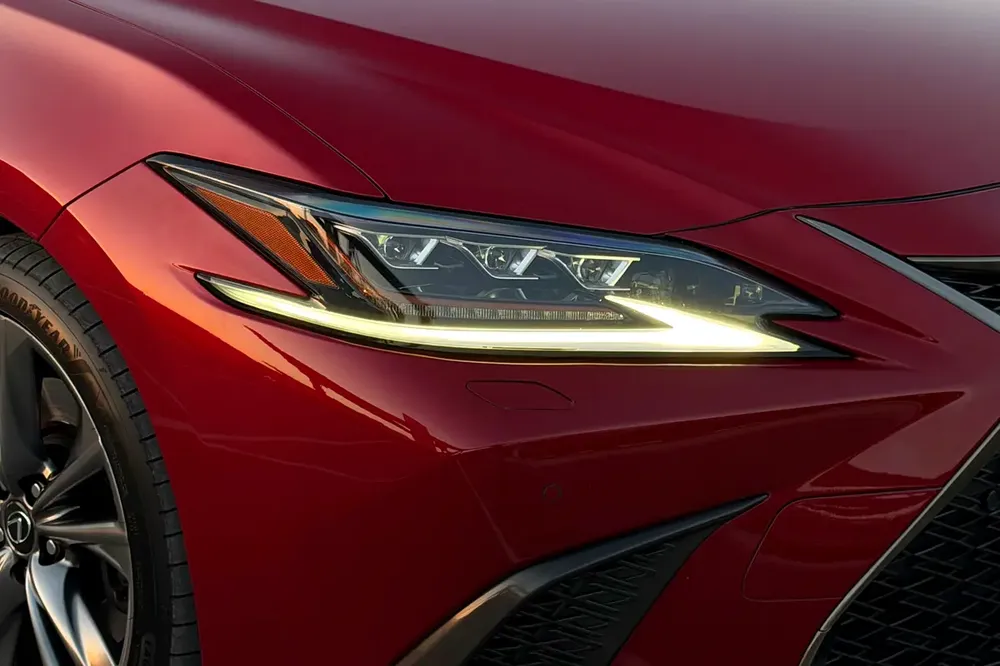Lexus Service History / 2 Keys | Lexus ES350 F-Sport 2020 GCC Specifications (Single Owner) - Image 5