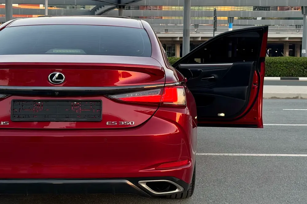 Lexus Service History / 2 Keys | Lexus ES350 F-Sport 2020 GCC Specifications (Single Owner) - Image 6