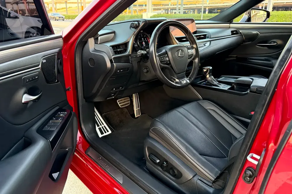 Lexus Service History / 2 Keys | Lexus ES350 F-Sport 2020 GCC Specifications (Single Owner) - Image 9