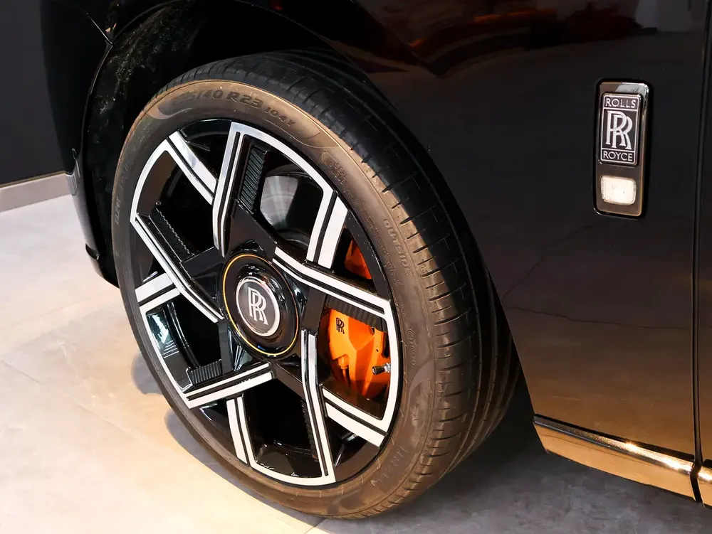 Rolls-Royce Black Badge Cullinan 2025/ 536km - Image 4