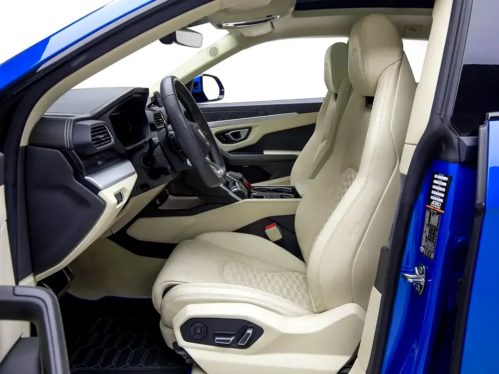 2019 | Lamborghini | Urus - Image 9