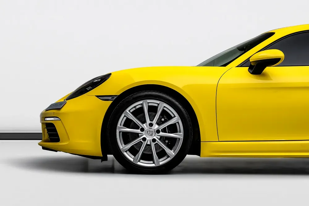 2024 Porsche Cayman, 2026 Porsche Warranty, Low KMs, GCC - Image 6