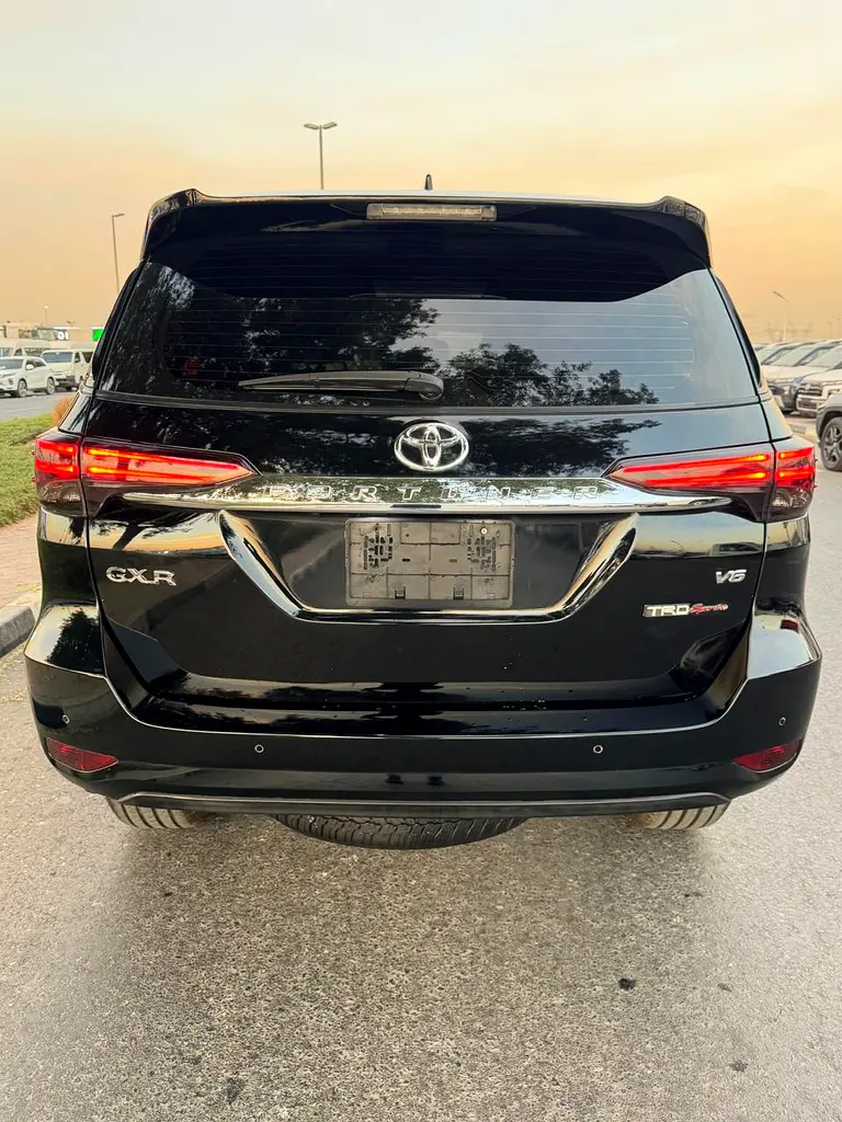 TOYOTA FORTUNER GXR V6/ 4WD 2022 – GCC Specs Excellent Condition- - Image 5