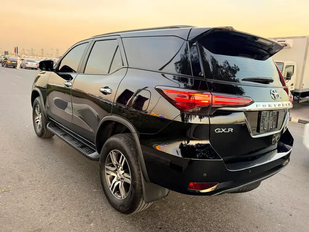 TOYOTA FORTUNER GXR V6/ 4WD 2022 – GCC Specs Excellent Condition- - Image 6
