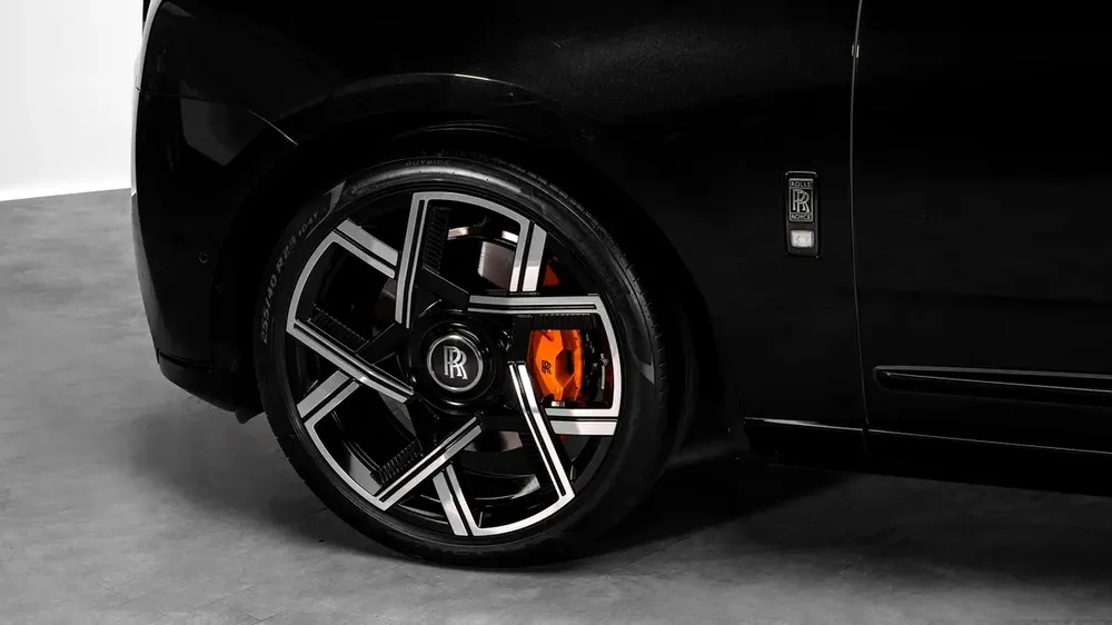 Rolls-Royce Cullinan Black Badge - 2025 - GCC - Under Warranty and Service Contract - Image 4