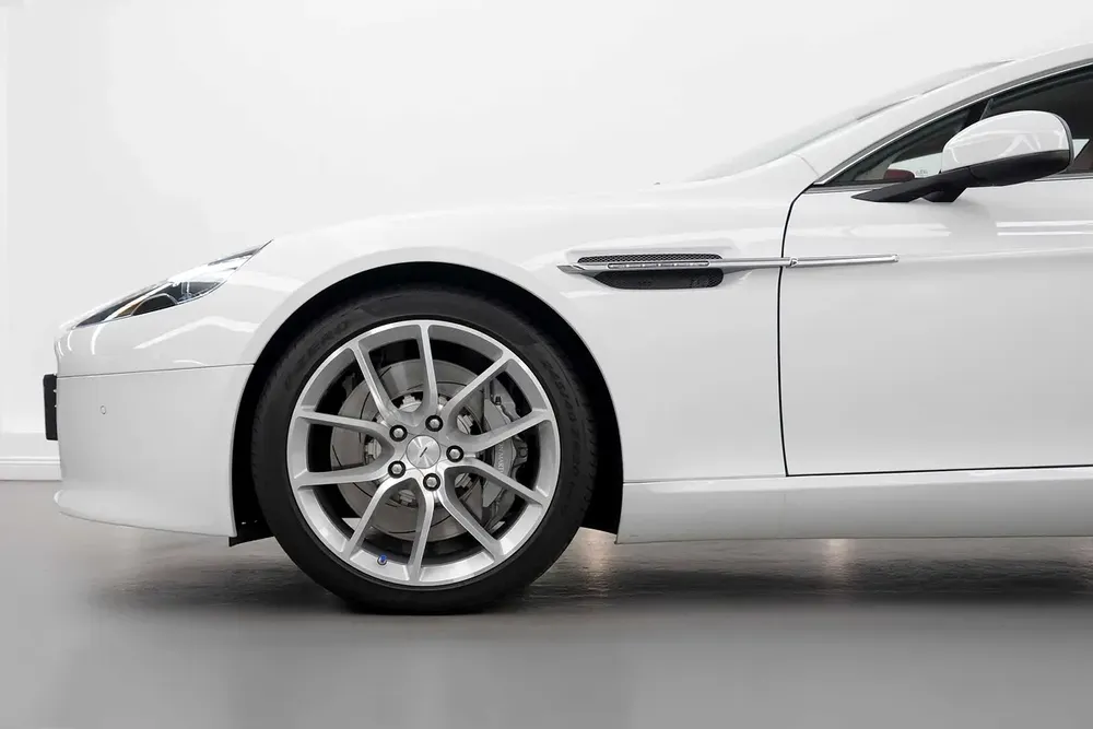 2014 ASTON MARTIN / GCC  / LOW MILEAGE / BANG AND OLUFSEN - Image 6