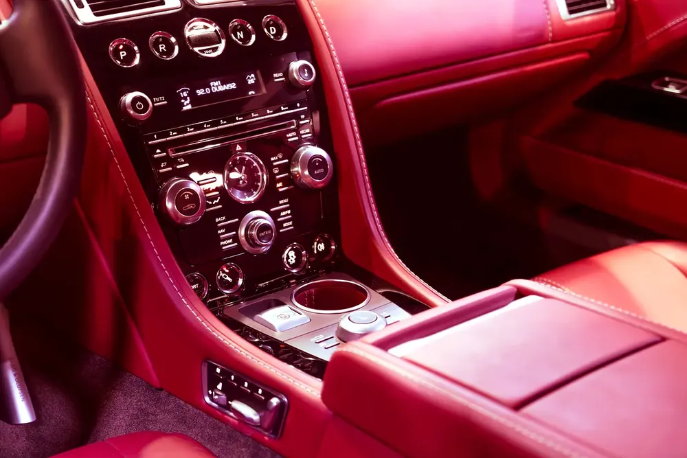 2014 ASTON MARTIN / GCC  / LOW MILEAGE / BANG AND OLUFSEN - Image 9
