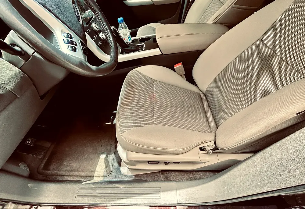 2014 Ford Edge SEL-AWD-immaculate condition inside and out-full service-100% Everything! - Image 10