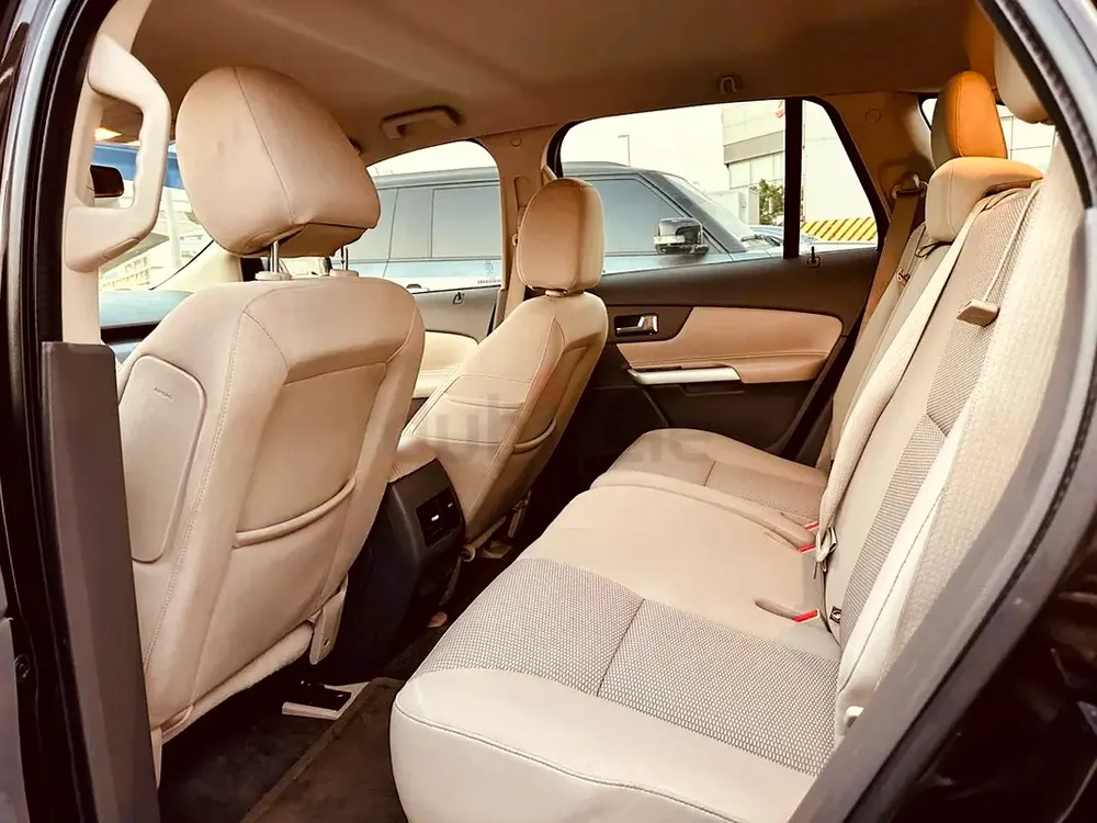 2014 Ford Edge SEL-AWD-immaculate condition inside and out-full service-100% Everything! - Image 11