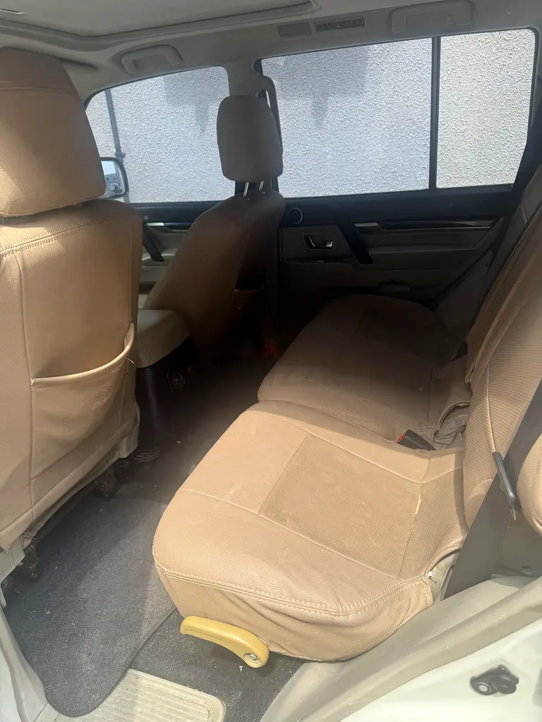 Mitsubishi Pajero GLS 2011 | GCC Specs | Well Maintained - Image 4
