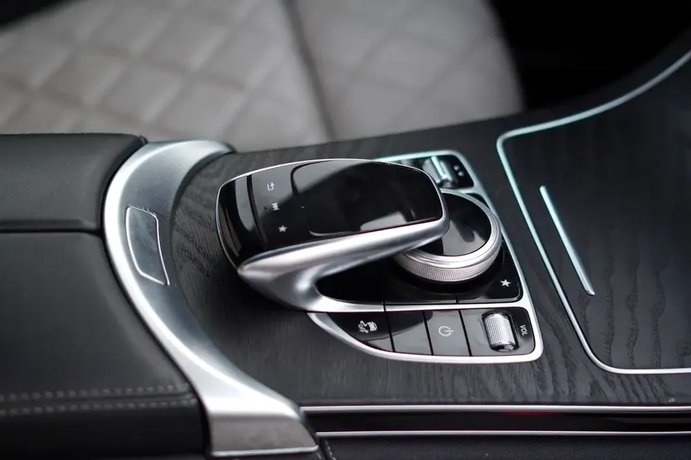 MERCEDES GLC300 COUPE AMG 2018 - Image 13