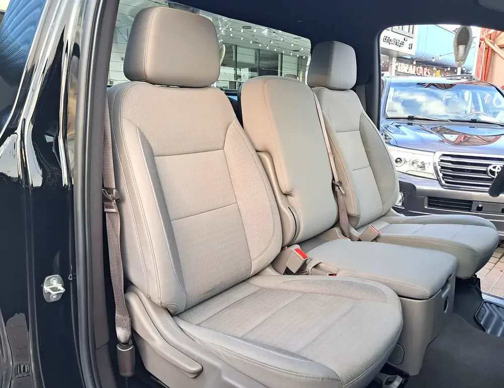 GMC Sierra SLE 5.3L Gcc Specs Single Owner 100% Original Paint Accident Free Very Well Maintained - Image 14