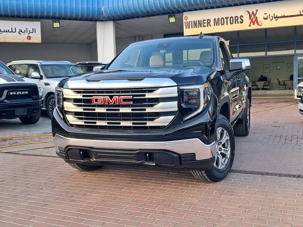 GMC Sierra SLE 5.3L Gcc Specs Single Owner 100% Original Paint Accident Free Very Well Maintained - Image 5