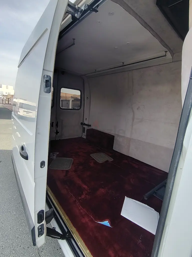 Renault van  master - Image 6