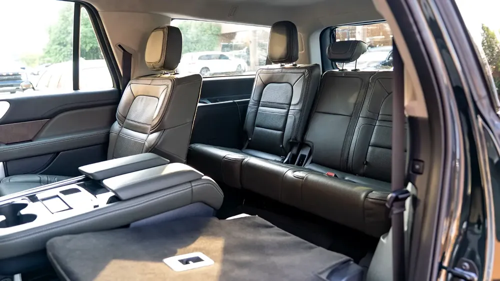 2024 Lincoln Navigator Presidential, Lincoln Warranty + Service Pack, Very Low Kms, 7-Seater, GCC - Image 18