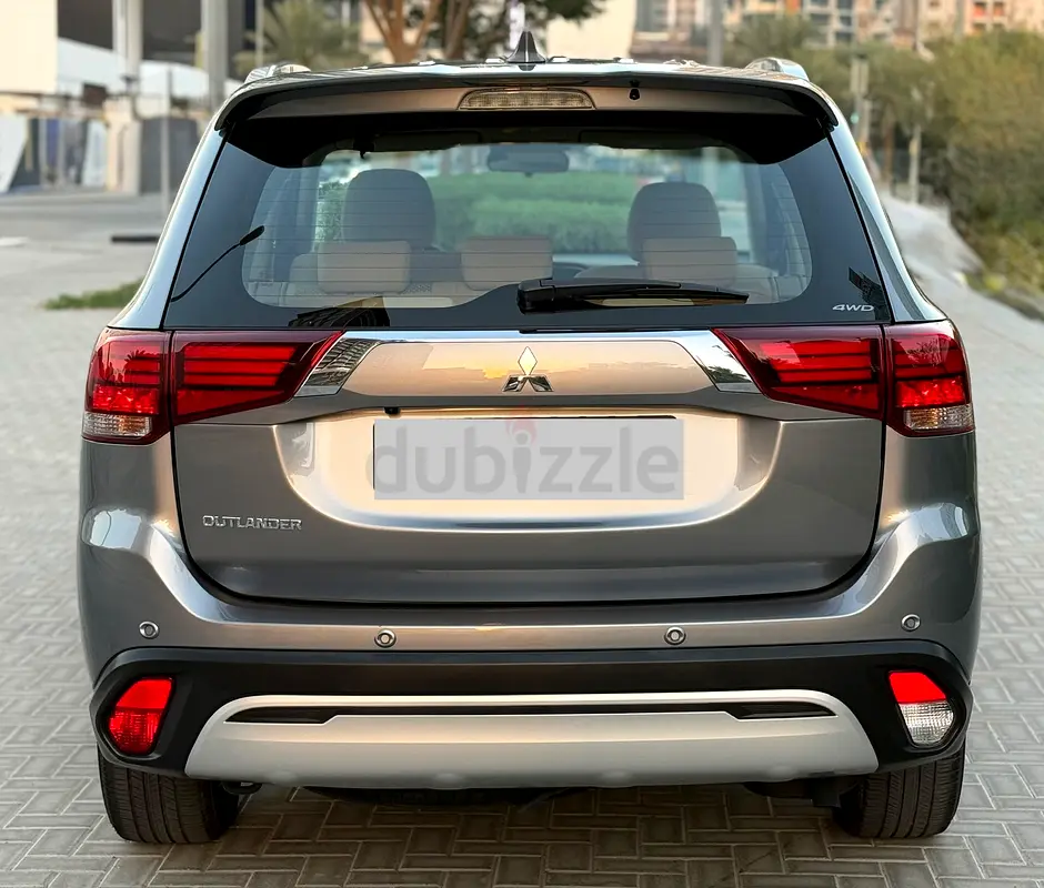 Mitsubishi Outlander GLX 2023,4X4/7 SEATER- GCC Specs - Like New! Low milage - Image 7