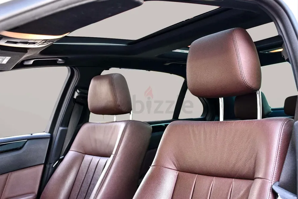 AED 2640/month | 2016 Mercedes-Benz E-Class E 300 | GCC Specs | Ref#406322 - Image 12