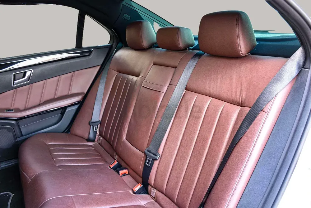 AED 2640/month | 2016 Mercedes-Benz E-Class E 300 | GCC Specs | Ref#406322 - Image 13