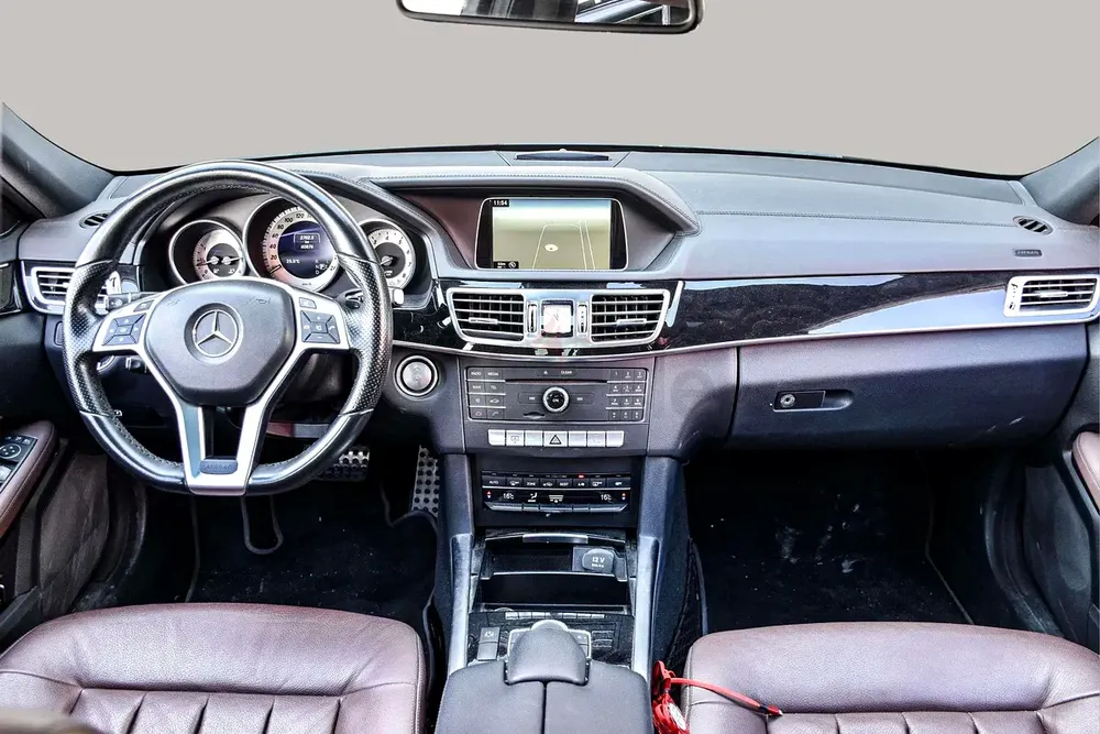 AED 2640/month | 2016 Mercedes-Benz E-Class E 300 | GCC Specs | Ref#406322 - Image 9