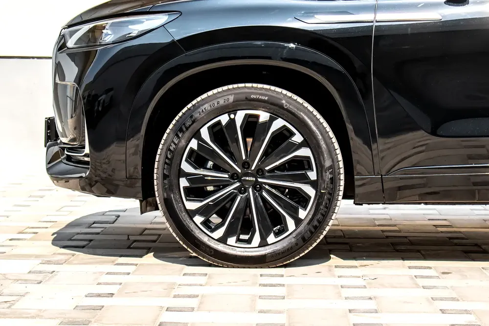 PREOWNED LOW MILEAGE JAECOO J8 ROCK GREY |Full options- EMI: 1839 | WARRANTY  SERVICE CONTRACT | GCC - Image 17