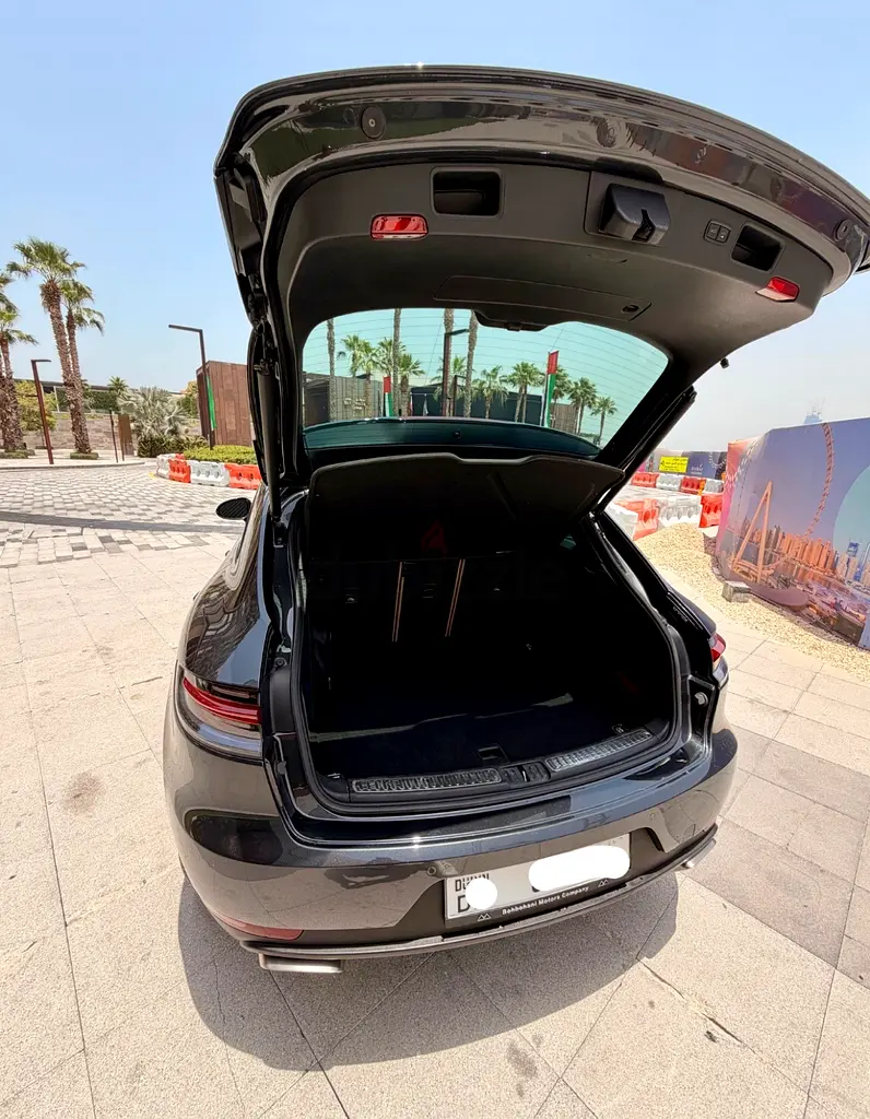 Porsche Macan 2020 — GCC Spec | Full Porsche Service History | Immaculate - Image 11