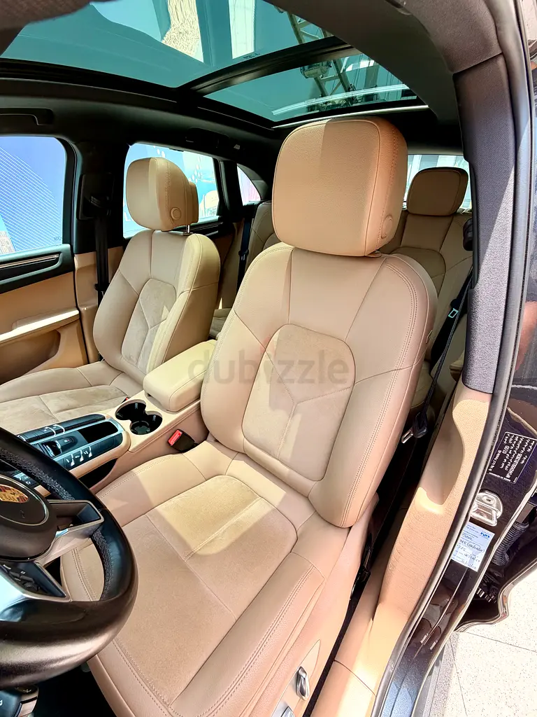 Porsche Macan 2020 — GCC Spec | Full Porsche Service History | Immaculate - Image 14