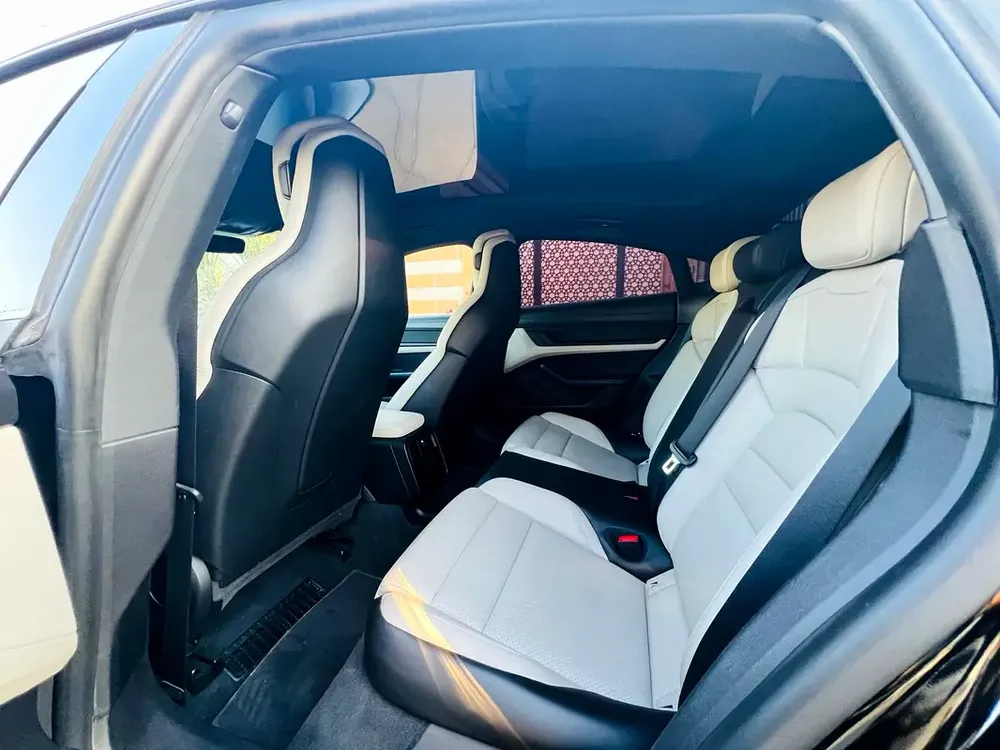 Porsche Taycan Standard 2021 | GCC Specs | Pristine Condition - Image 7