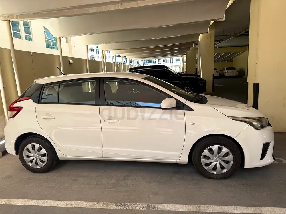 Toyota Yaris 2015 SE lady driven direct ownerGCC Specs - Excellent Condition - Image 6