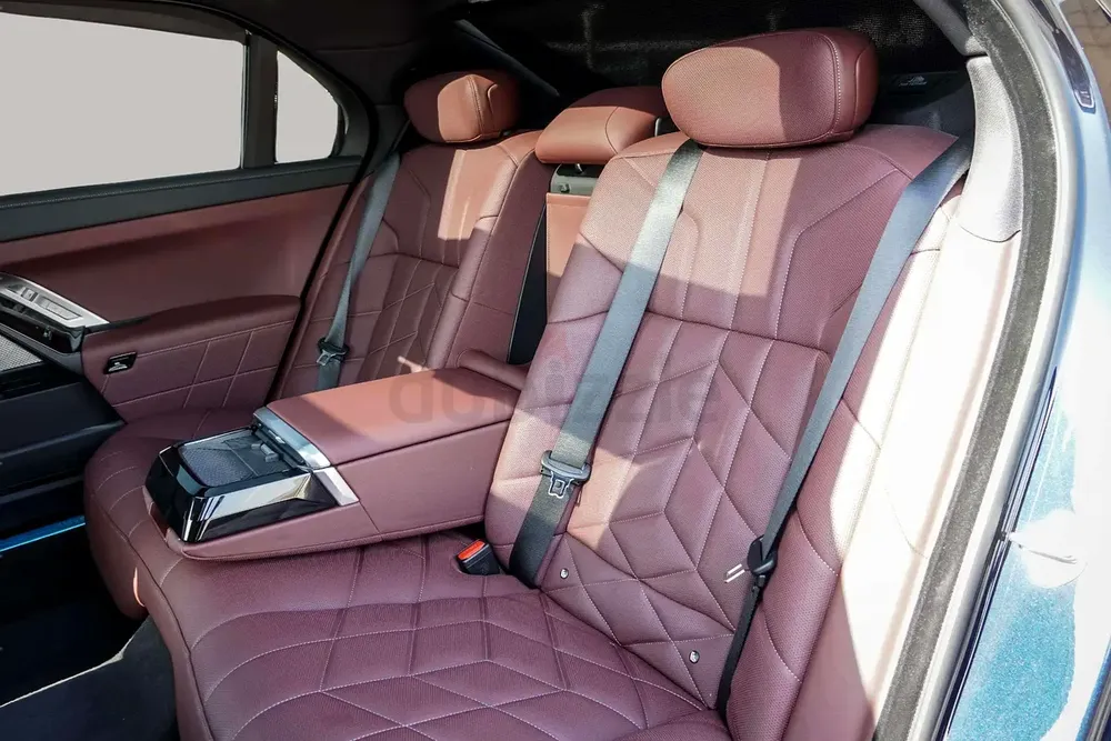 AED 4999/month | 2024 BMW 7-Series 735i | GCC Specs | Ref#394174 - Image 4