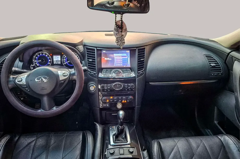 AED 705/month | 2017 Infiniti QX70 Luxury | GCC Specs | Ref#387379 - Image 9