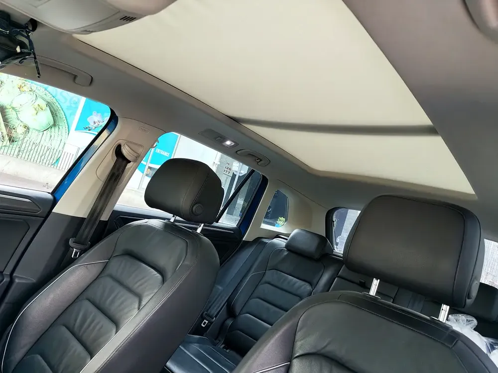 2017 VOLKSWAGEN TIGUAN - FULL OPTIONS - GCC SPECS - FULL SERVICE HISTORY - Image 13