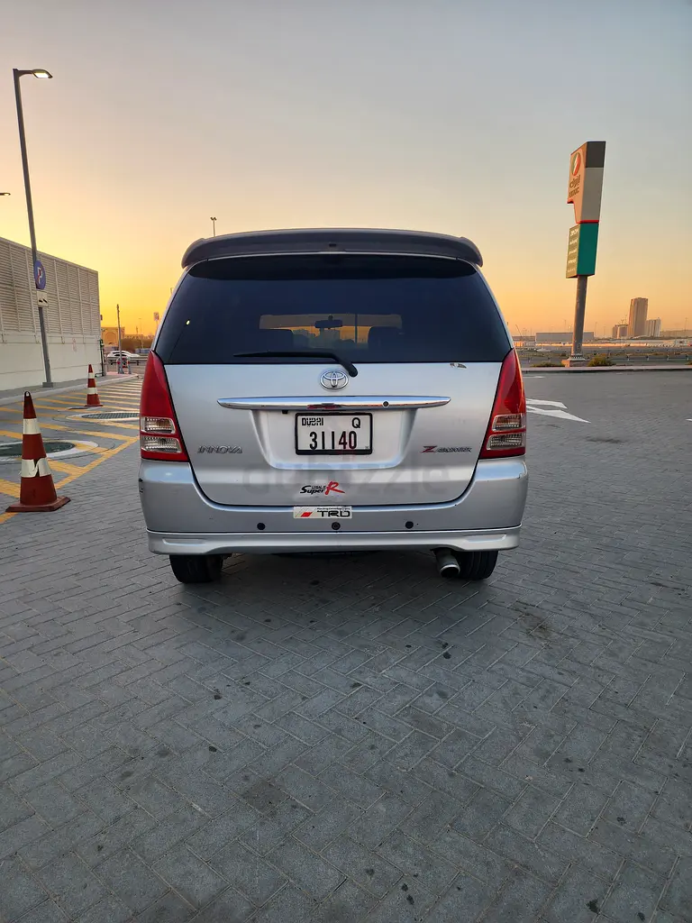 Toyota Innova HyCross 2007 GCC Specs - Image 4