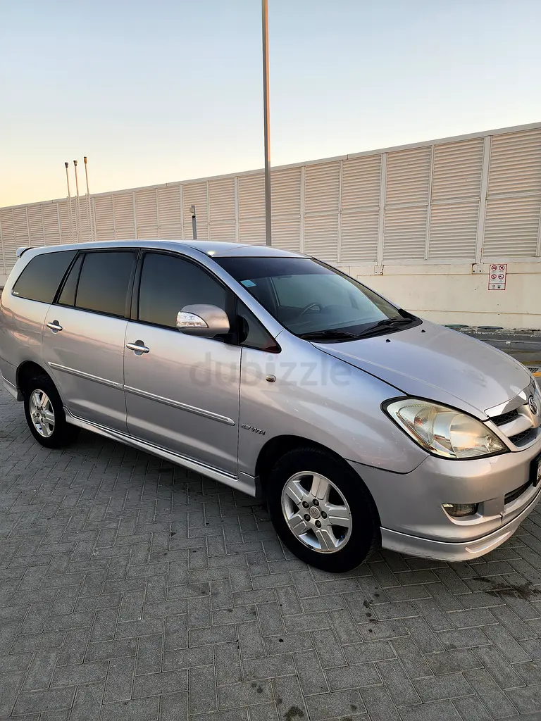 Toyota Innova HyCross 2007 GCC Specs - Image 6
