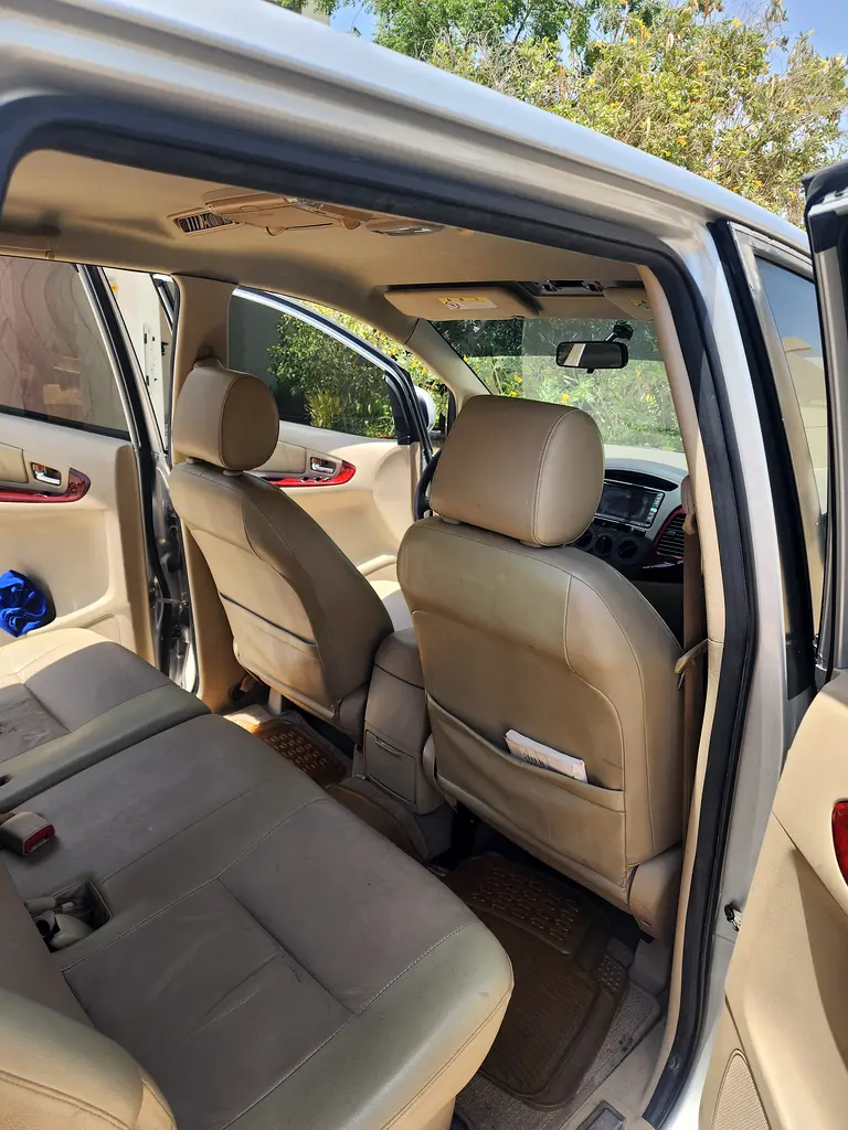 Toyota Innova HyCross 2007 GCC Specs - Image 7