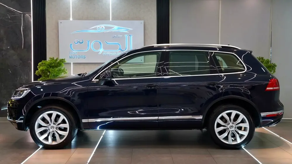 SPECIAL VOLKSWAGEN TOUAREG V6 || GCC  || FULLY LOADED || UNIQUE ||  DEPENDABLE VEHICLE ||  LIKE NEW - Image 10
