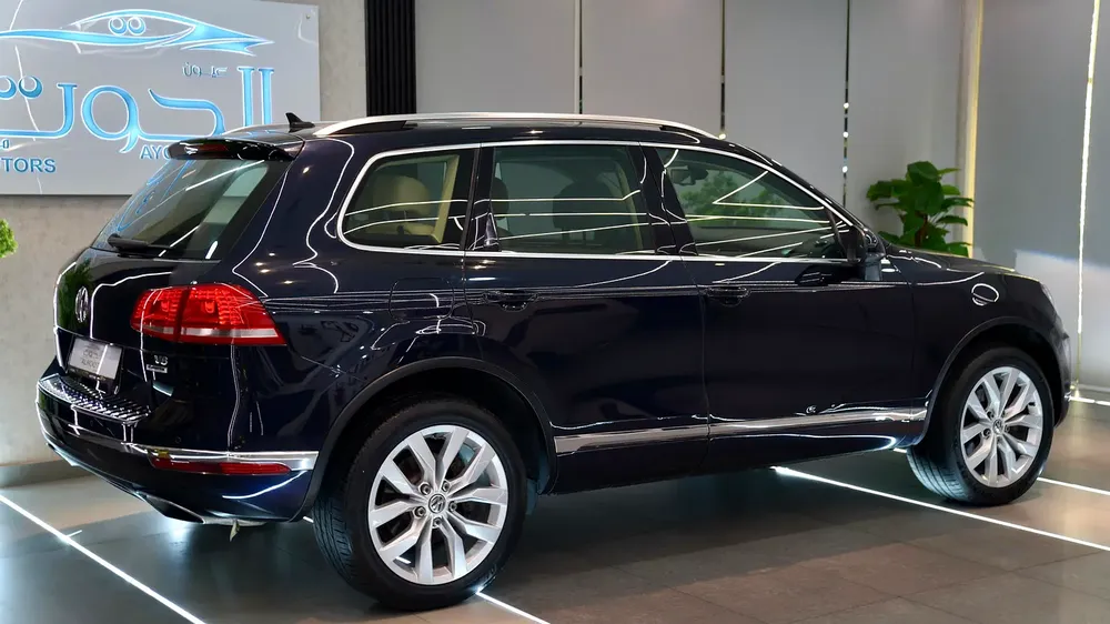 SPECIAL VOLKSWAGEN TOUAREG V6 || GCC  || FULLY LOADED || UNIQUE ||  DEPENDABLE VEHICLE ||  LIKE NEW - Image 11