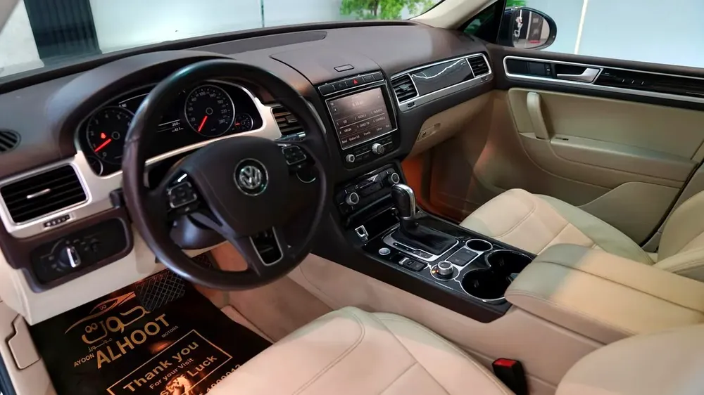 SPECIAL VOLKSWAGEN TOUAREG V6 || GCC  || FULLY LOADED || UNIQUE ||  DEPENDABLE VEHICLE ||  LIKE NEW - Image 13
