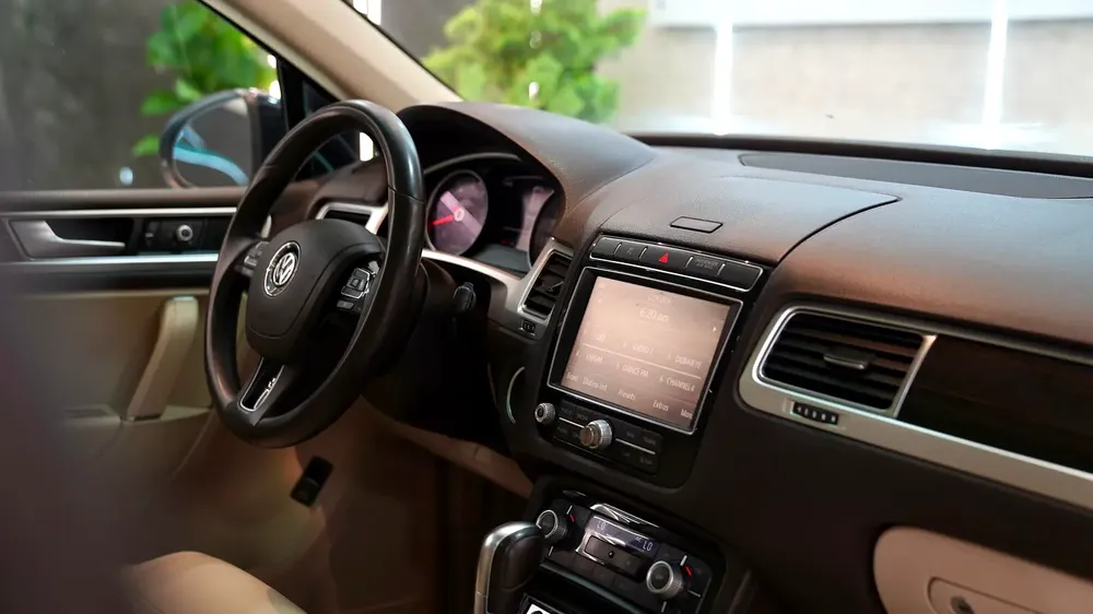 SPECIAL VOLKSWAGEN TOUAREG V6 || GCC  || FULLY LOADED || UNIQUE ||  DEPENDABLE VEHICLE ||  LIKE NEW - Image 18