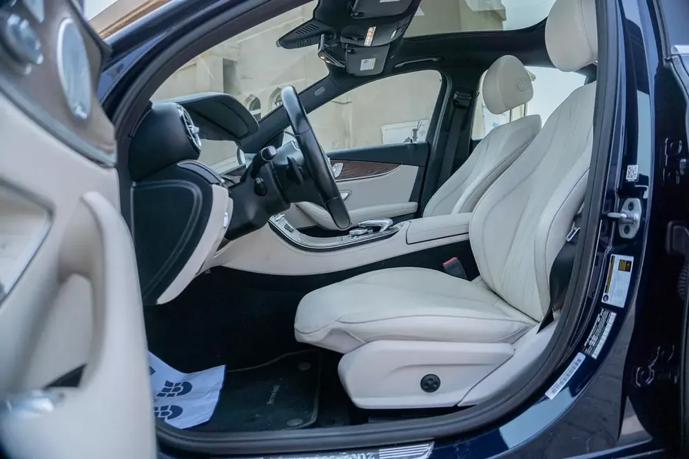 Mercedes-Benz E-Class E 350 2020 - American Specs clean title - Image 18