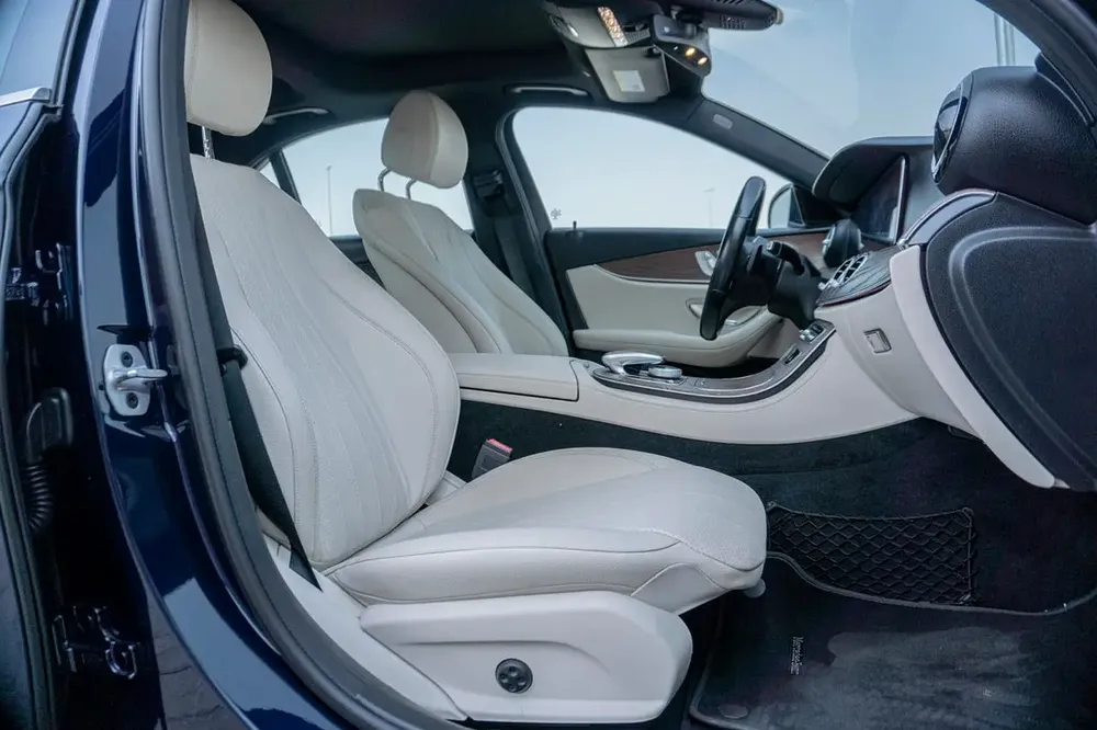 Mercedes-Benz E-Class E 350 2020 - American Specs clean title - Image 19